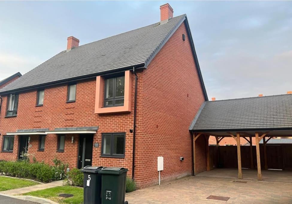 Ashford Retreat - Luxury Home With Double Parking 外观 照片